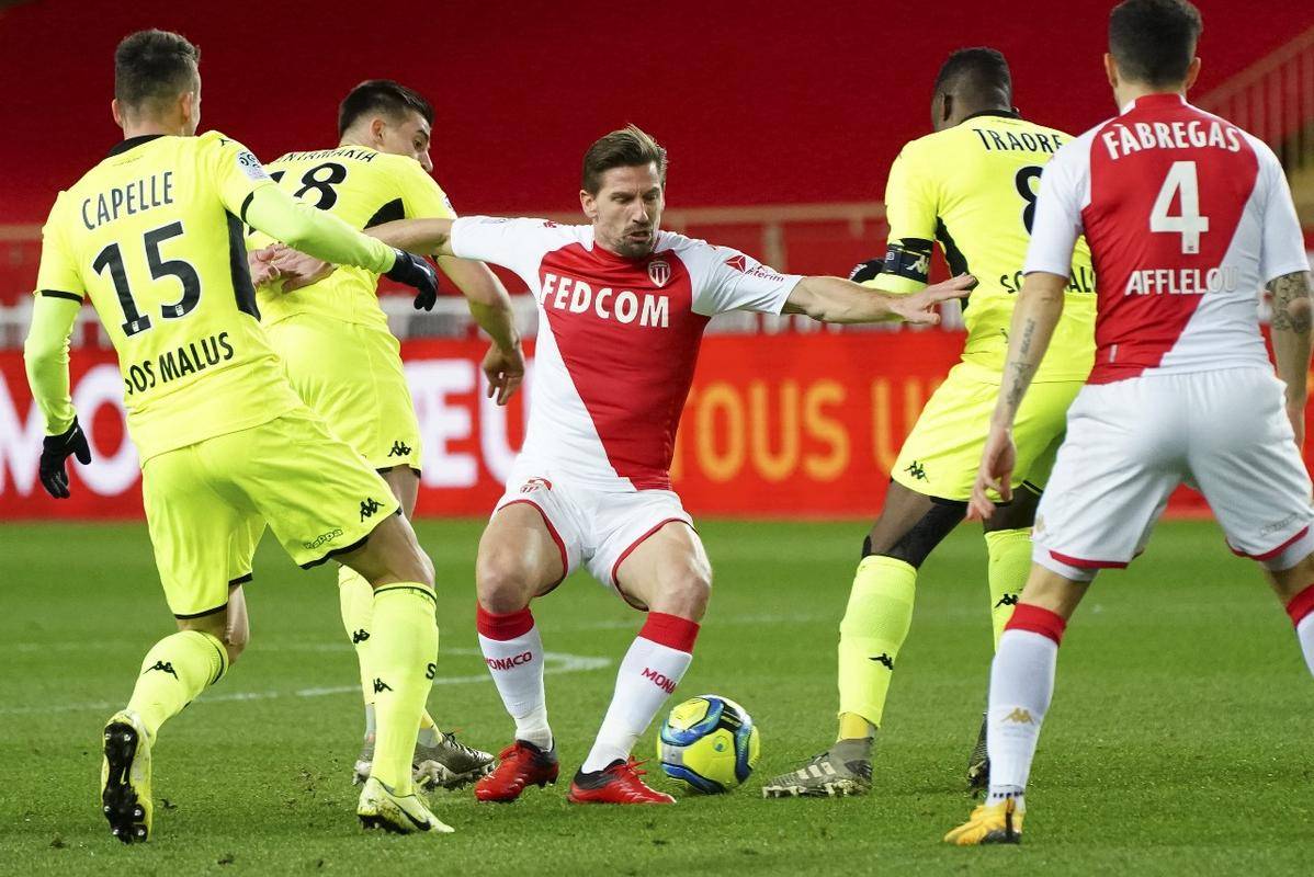 贝内文托客场全取三分，球队高居积分榜前列的简单介绍